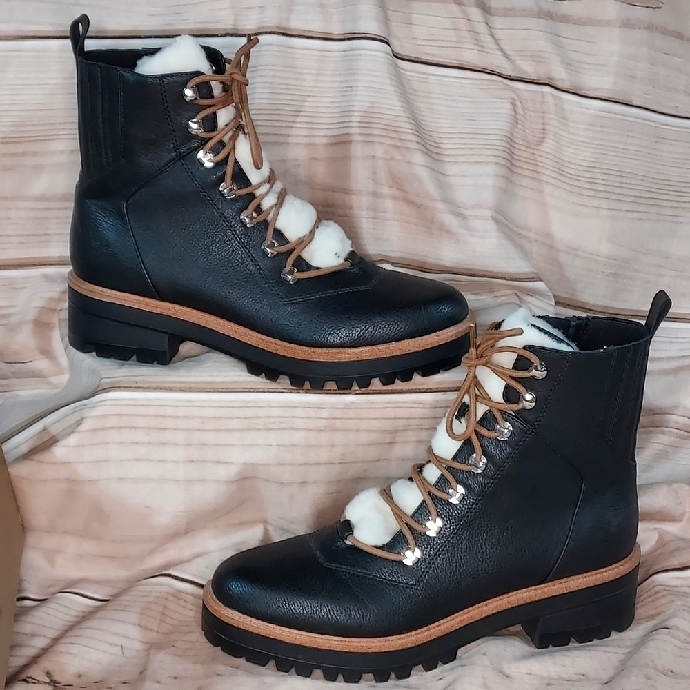 Indigo Rd Iririe combat boot black faux shearing lace up with side zip 10M